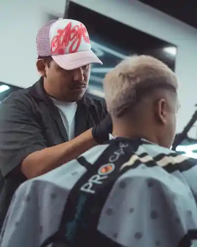 Hot Towel Shave services in Reseda